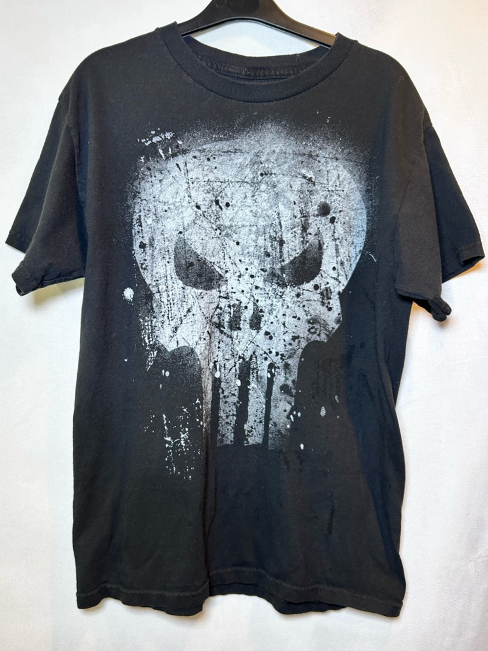 Marvel The Punisher Distressed Skull Logo Tee, Black. Size M